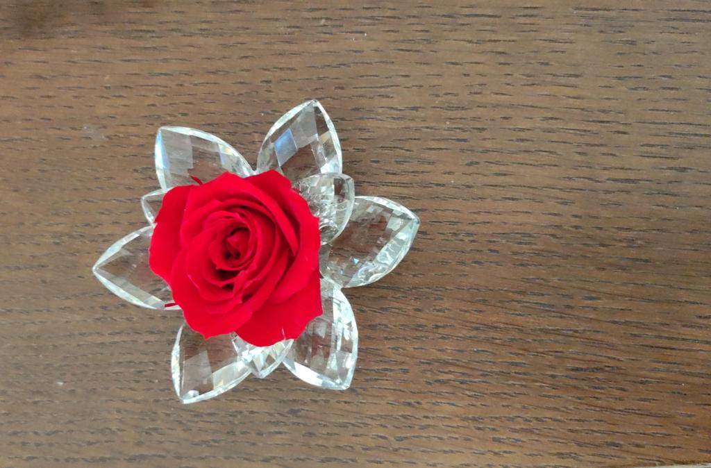 Bomboniera ninfea cristallo 9 petali con rosa